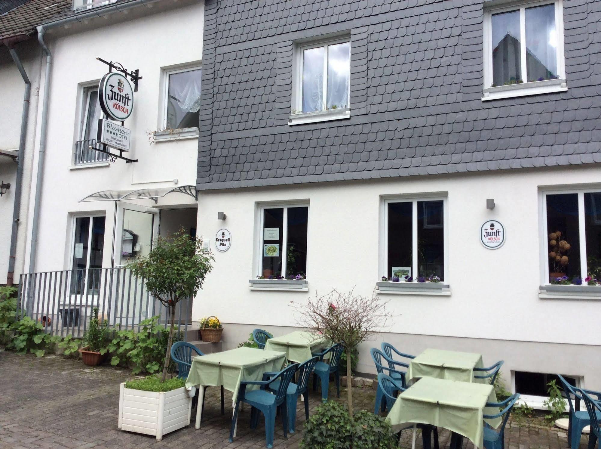 Blumenhotel Bergneustadt Exterior photo